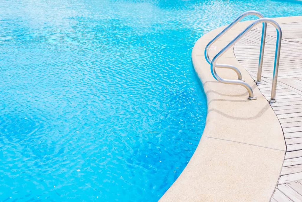 ¿Cómo limpiar el filtro de la piscina? Pon tu piscina a punto para el verano