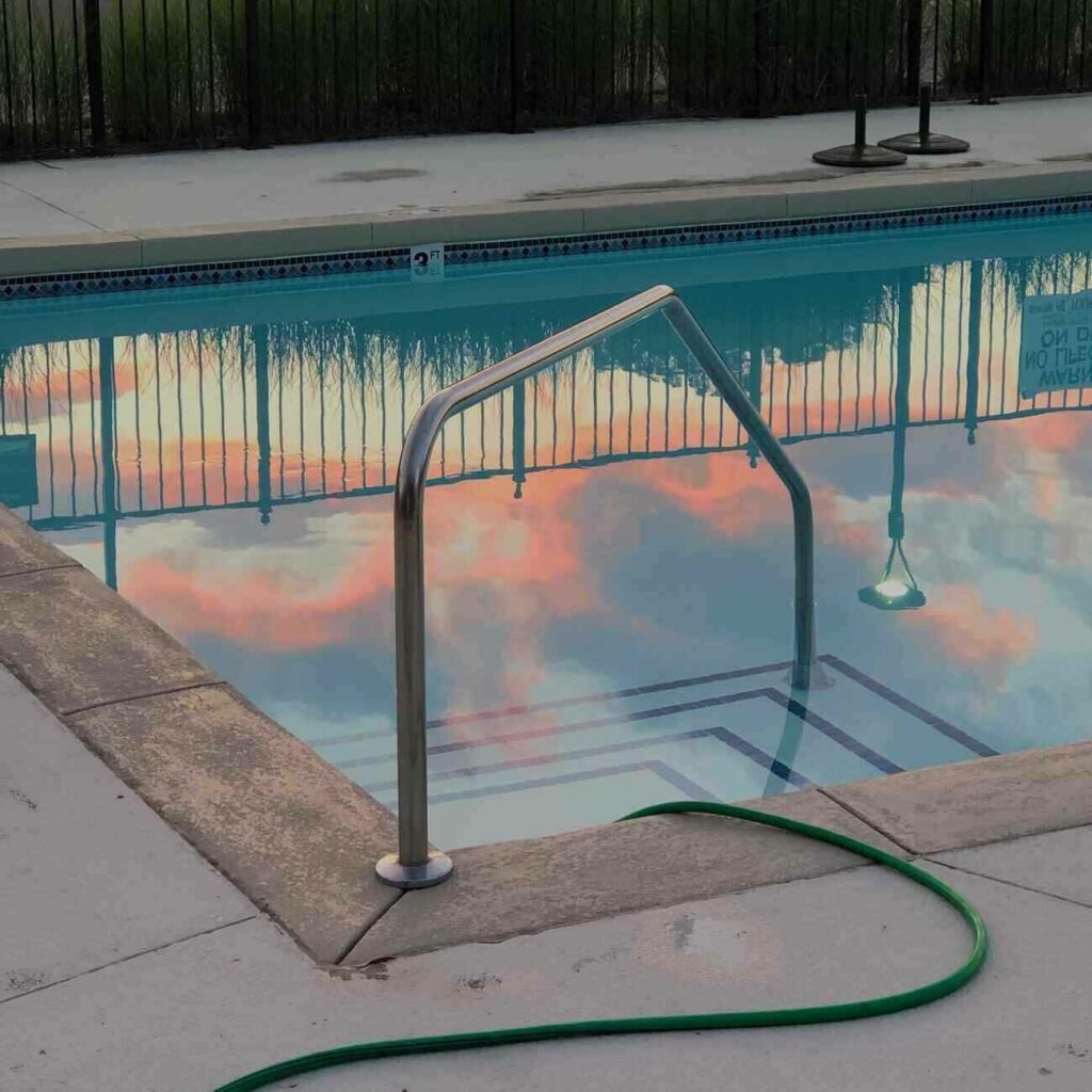 Reparar  fuga de una piscina