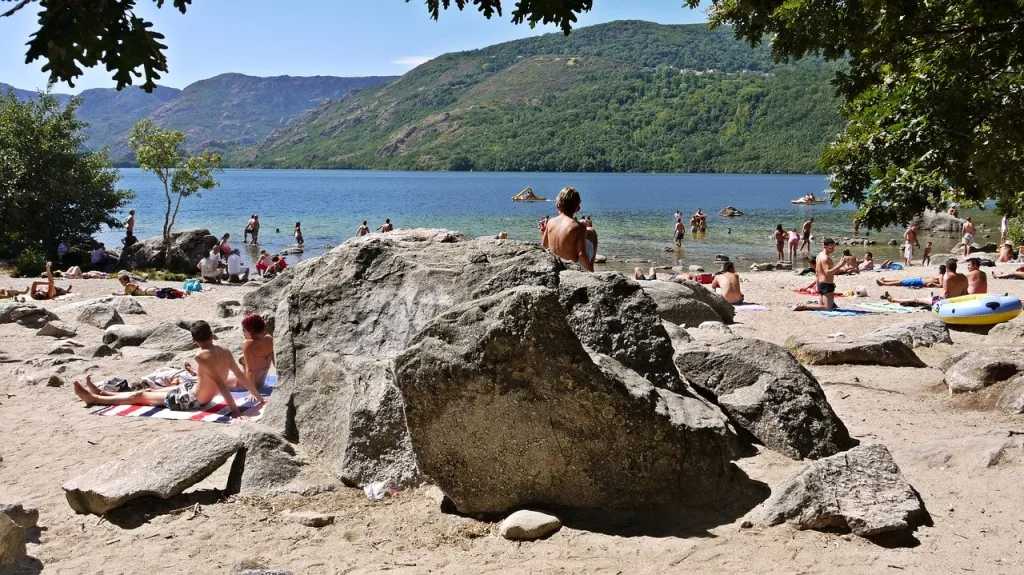 Piscinas naturales en Lago de Sanabria en Zamora