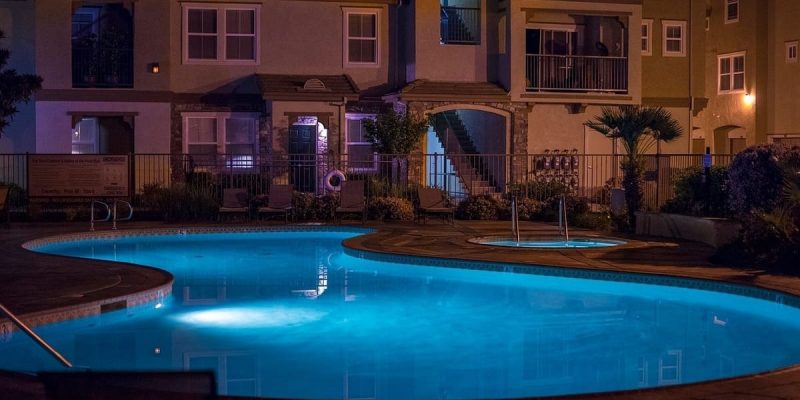 Comprar focos para piscina en Amazon: Disfruta de la mejor iluminación
